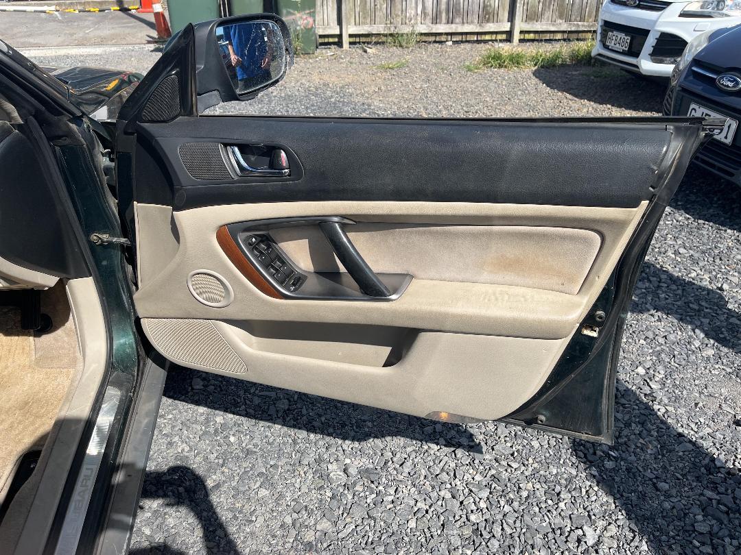 Photo '13' of Subaru Outback