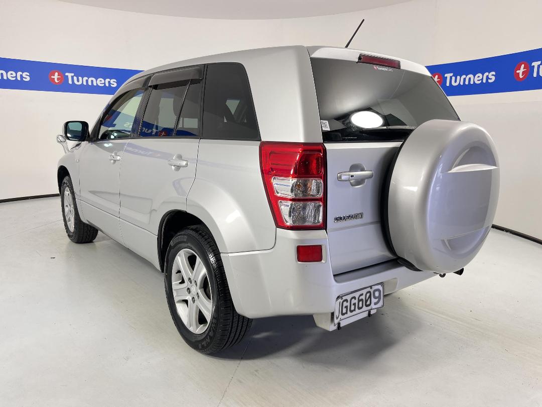 Photo '5' of Suzuki Escudo Photo '5' of Suzuki Escudo