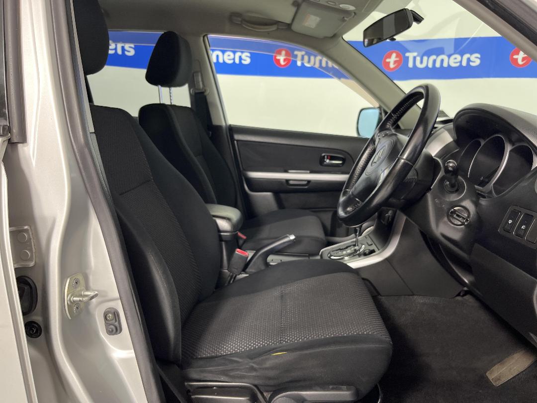 Photo '16' of Suzuki Escudo Photo '16' of Suzuki Escudo