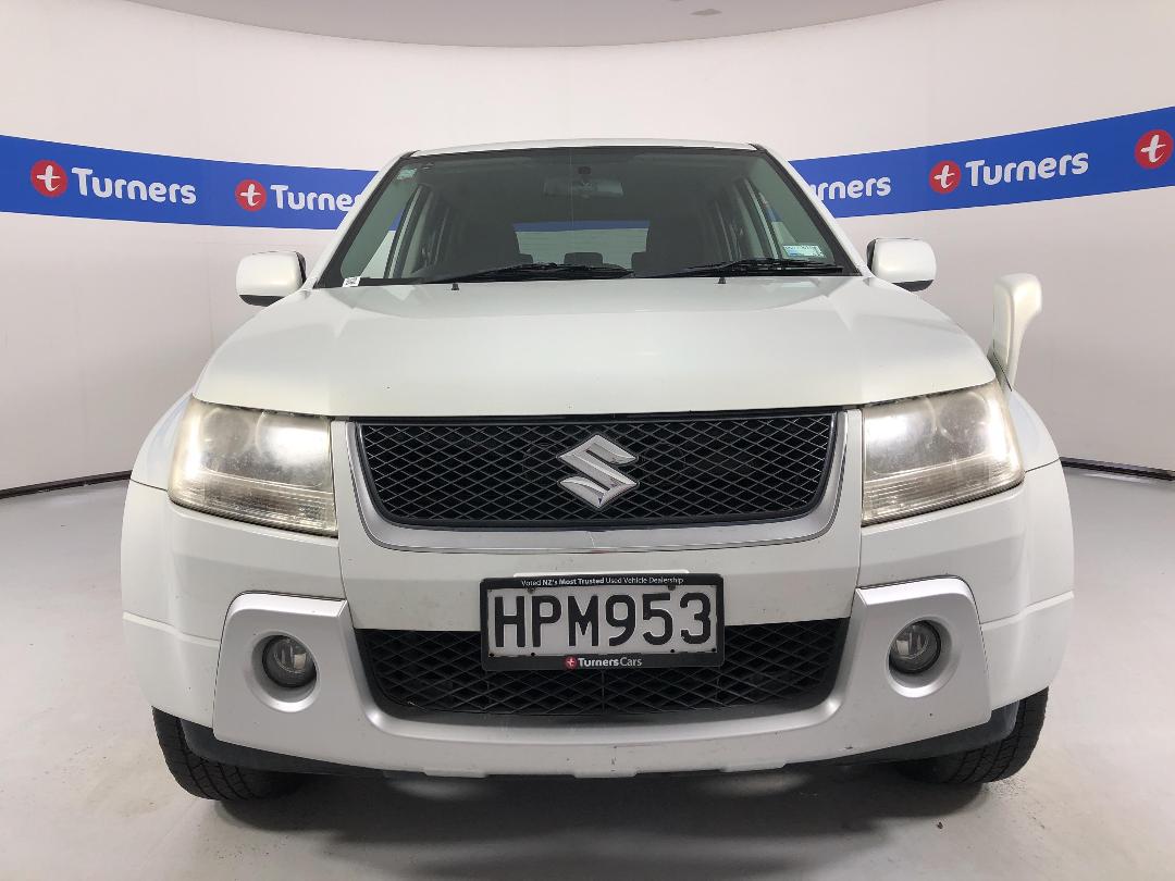 Photo '2' of Suzuki Escudo Photo '2' of Suzuki Escudo