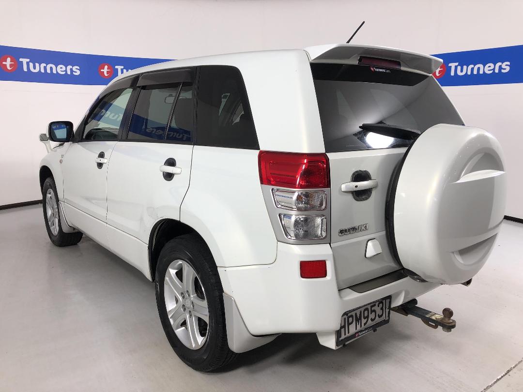 Photo '5' of Suzuki Escudo Photo '5' of Suzuki Escudo