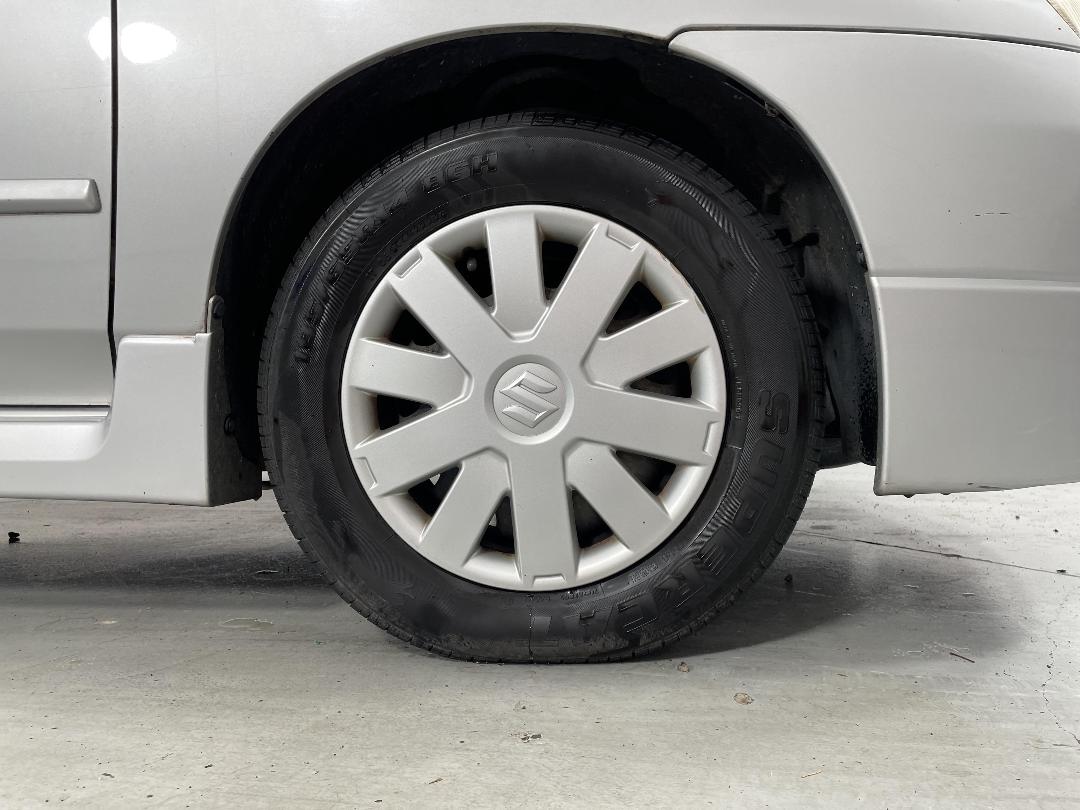 Photo '9' of Suzuki Liana Photo '9' of Suzuki Liana