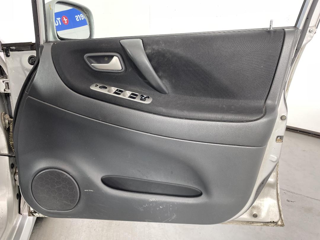 Photo '15' of Suzuki Liana Photo '15' of Suzuki Liana