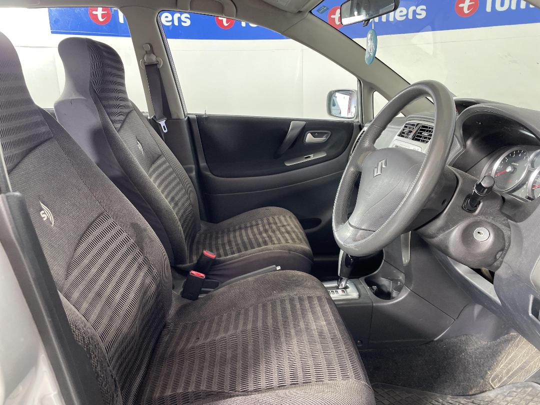 Photo '16' of Suzuki Liana Photo '16' of Suzuki Liana