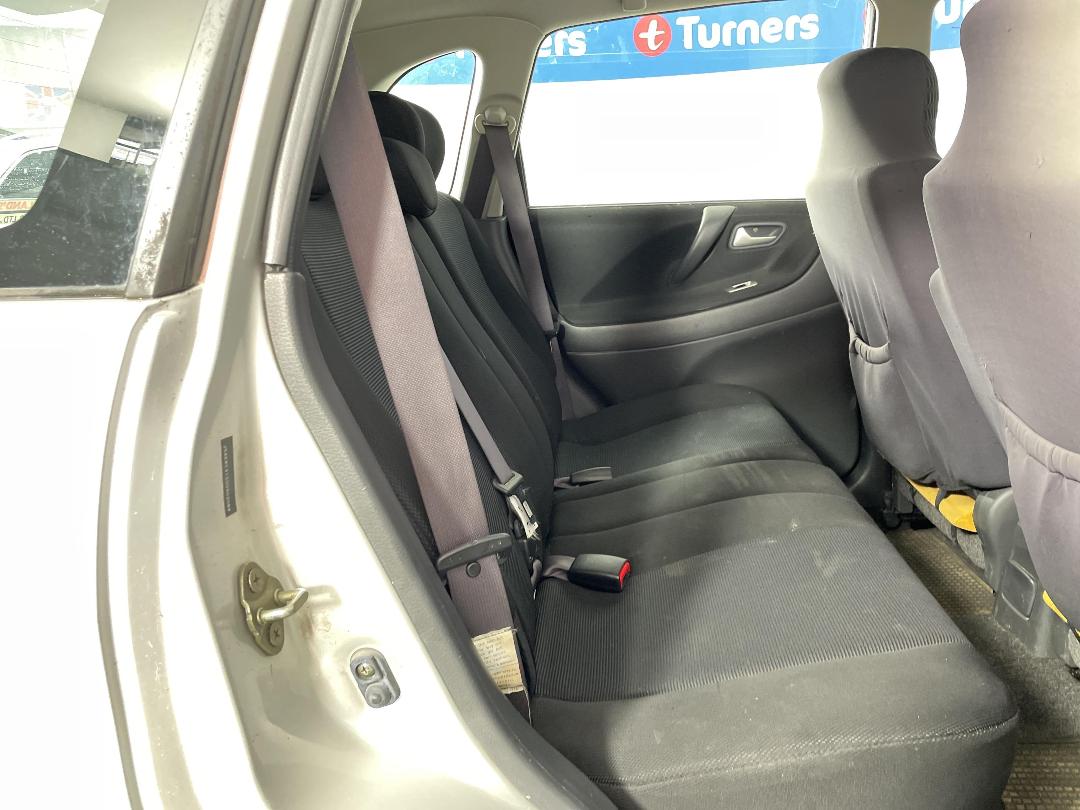 Photo '20' of Suzuki Liana Photo '20' of Suzuki Liana