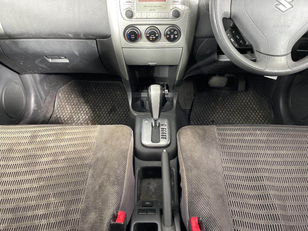 Photo '18' of Suzuki Liana Photo '18' of Suzuki Liana