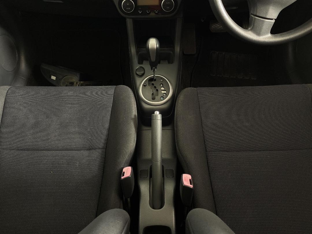 Photo '18' of Suzuki Swift