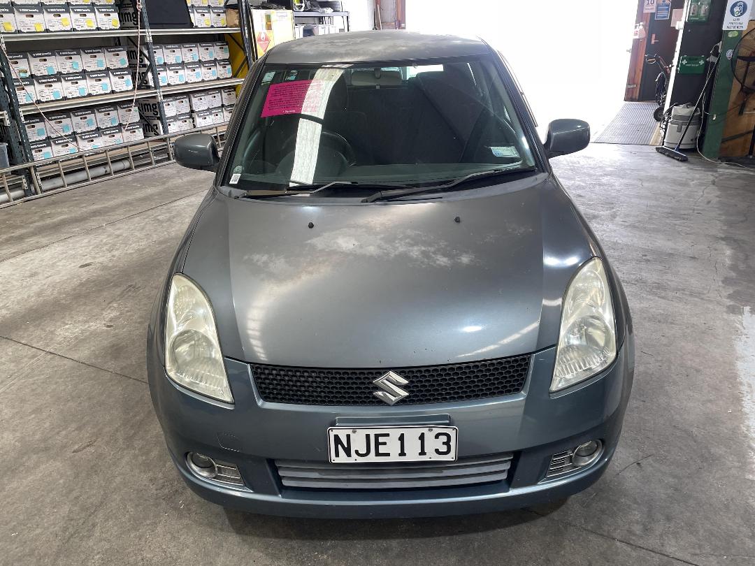 Photo '3' of Suzuki Swift Photo '3' of Suzuki Swift