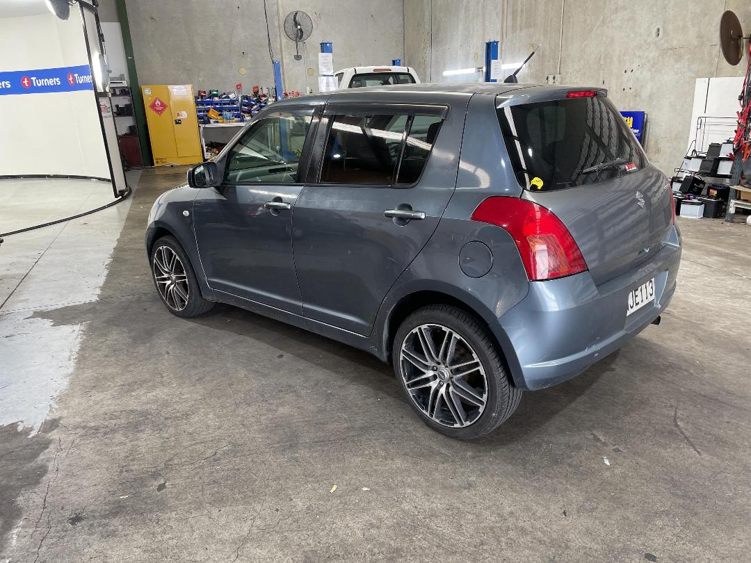 Photo '10' of Suzuki Swift Photo '10' of Suzuki Swift