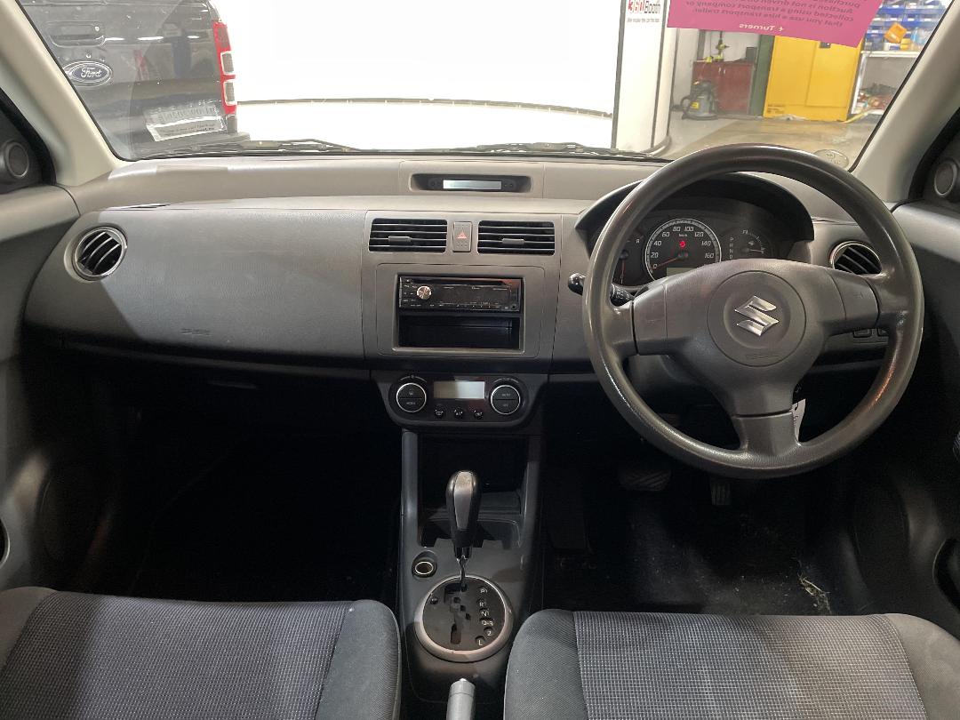 Photo '19' of Suzuki Swift Photo '19' of Suzuki Swift