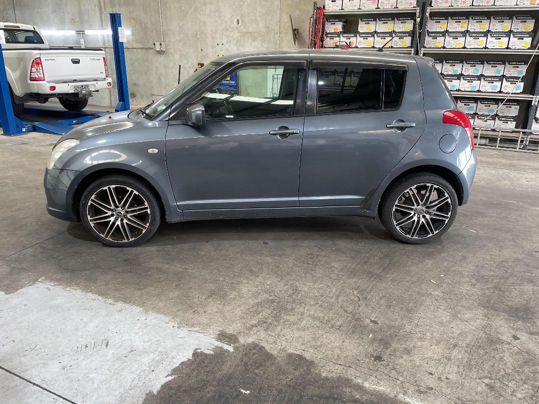 Photo '22' of Suzuki Swift Photo '22' of Suzuki Swift