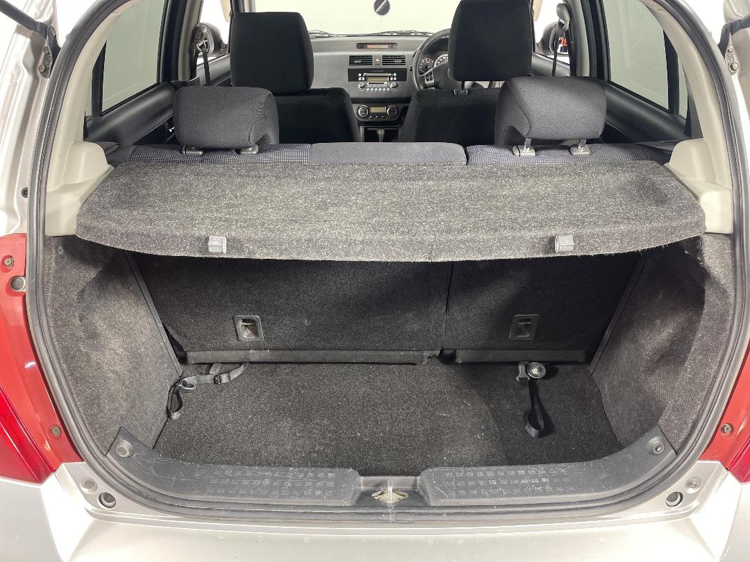 Photo '14' of Suzuki Swift