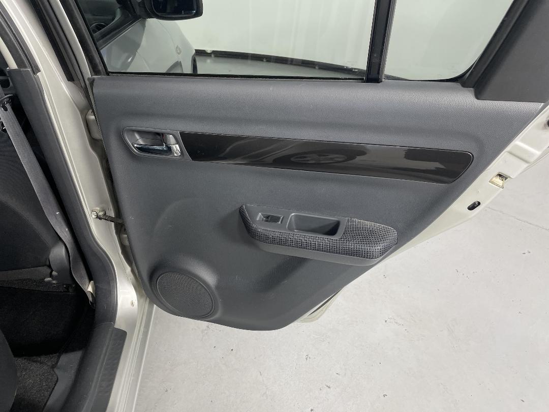 Photo '19' of Suzuki Swift