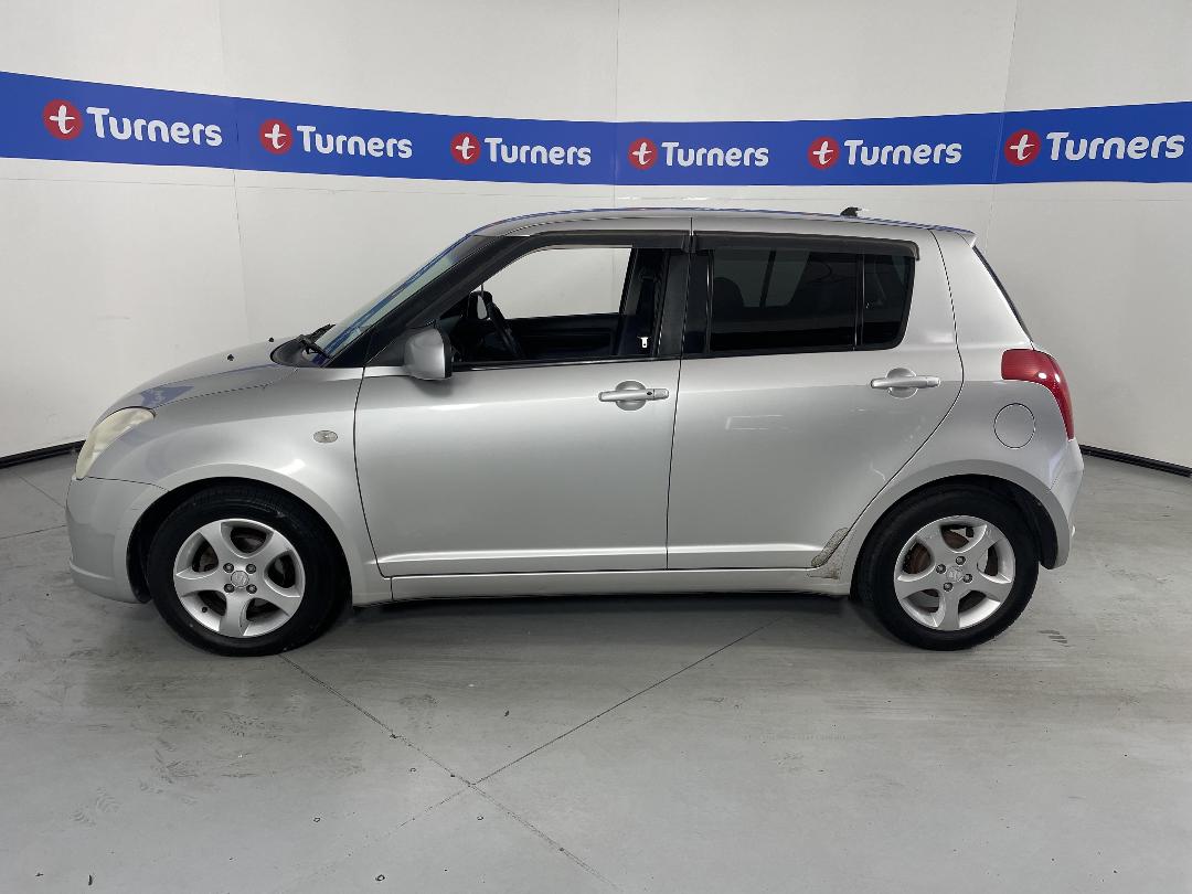 Photo '23' of Suzuki Swift