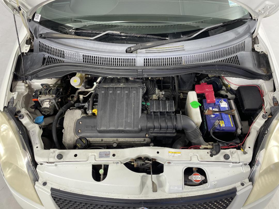 Photo '13' of Suzuki Swift Photo '13' of Suzuki Swift