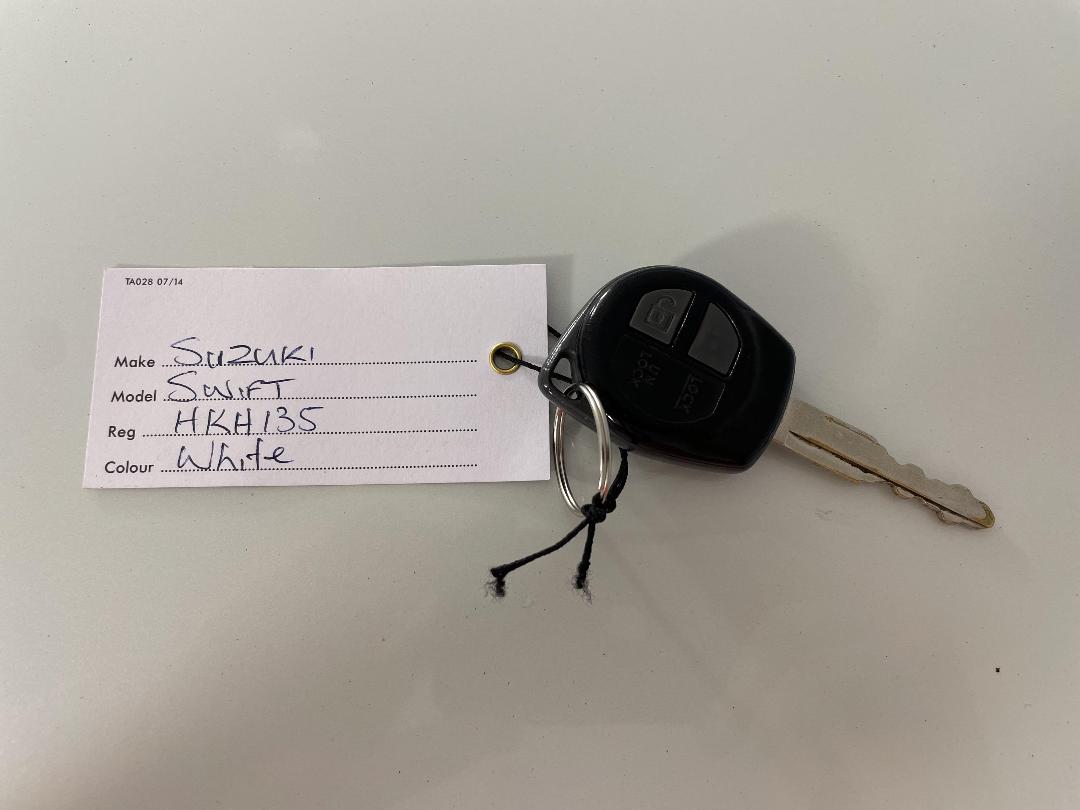 Photo '22' of Suzuki Swift Photo '22' of Suzuki Swift