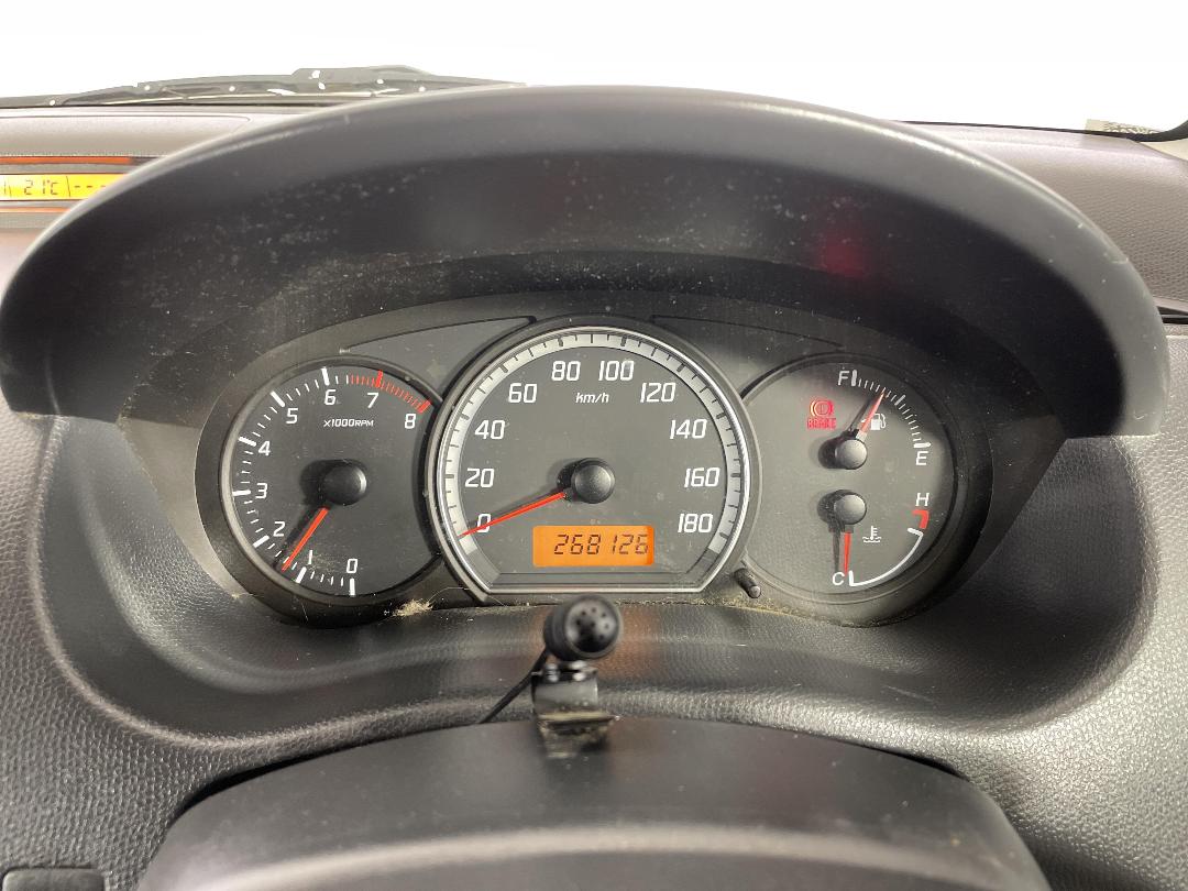 Photo '21' of Suzuki Swift Photo '21' of Suzuki Swift