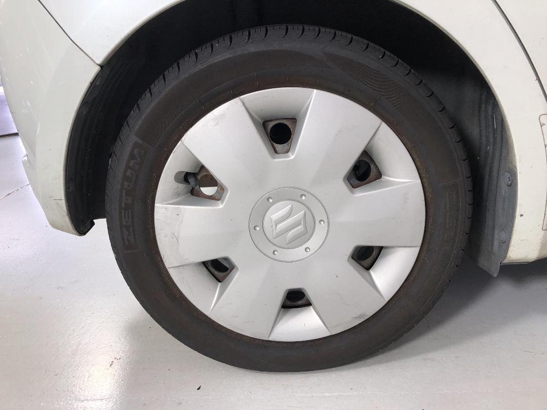 Photo '12' of Suzuki Swift