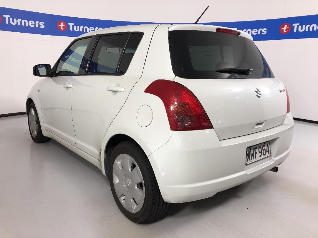 Photo '5' of Suzuki Swift