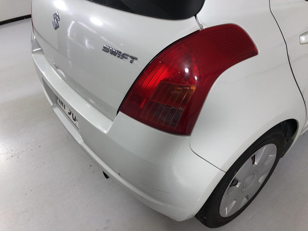 Photo '26' of Suzuki Swift