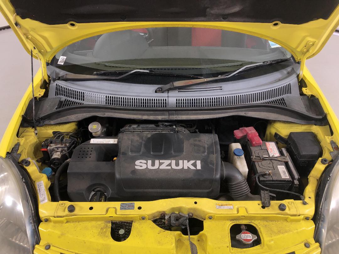 Photo '13' of Suzuki Swift