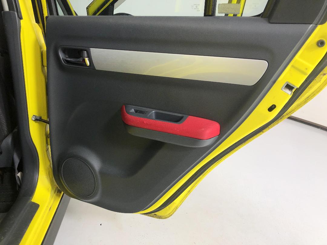 Photo '19' of Suzuki Swift