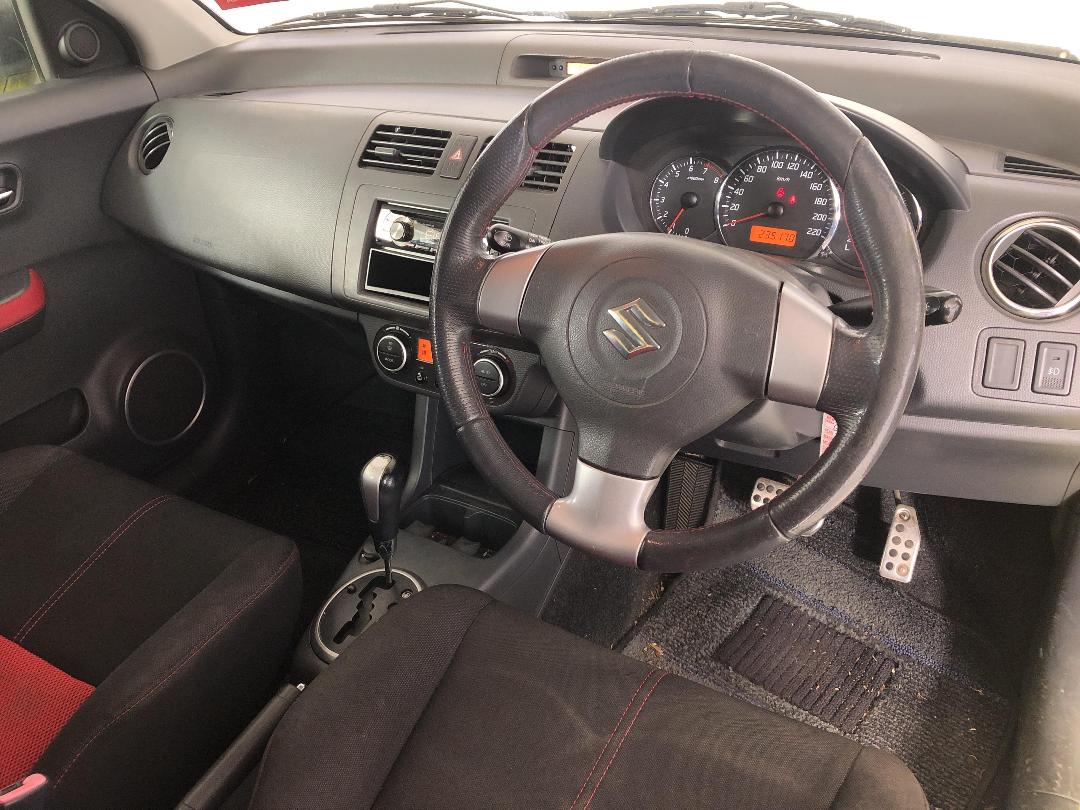 Photo '17' of Suzuki Swift