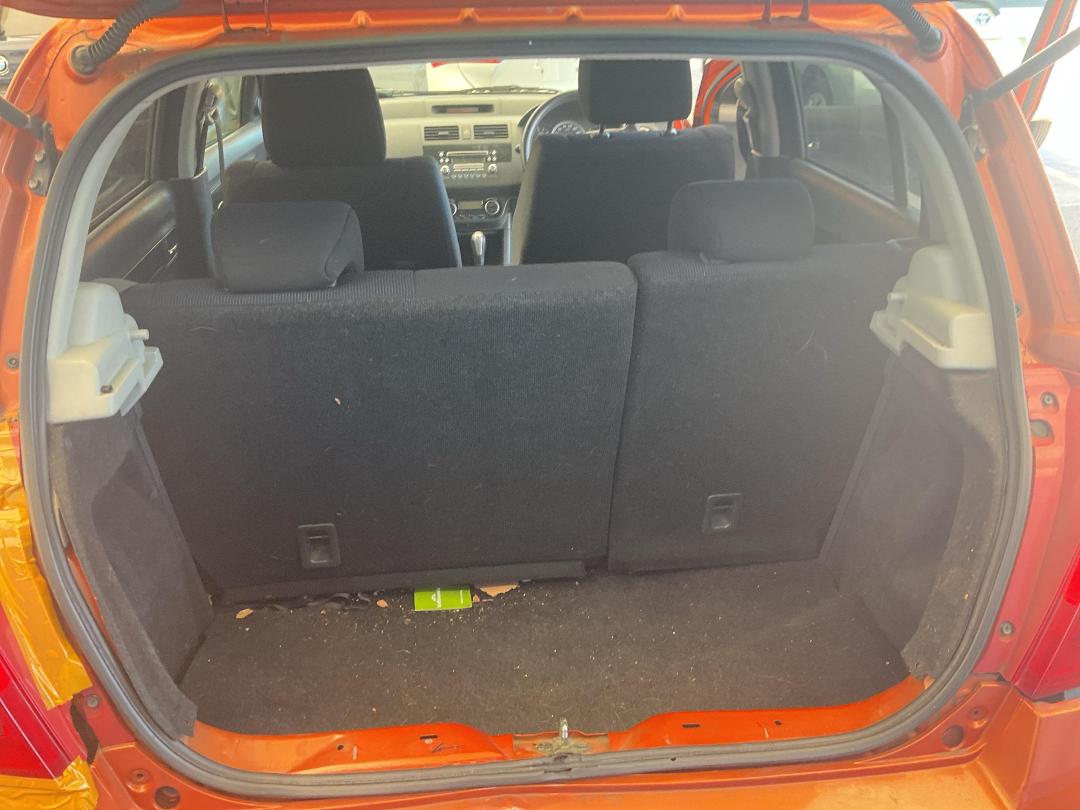 Photo '24' of Suzuki Swift Photo '24' of Suzuki Swift