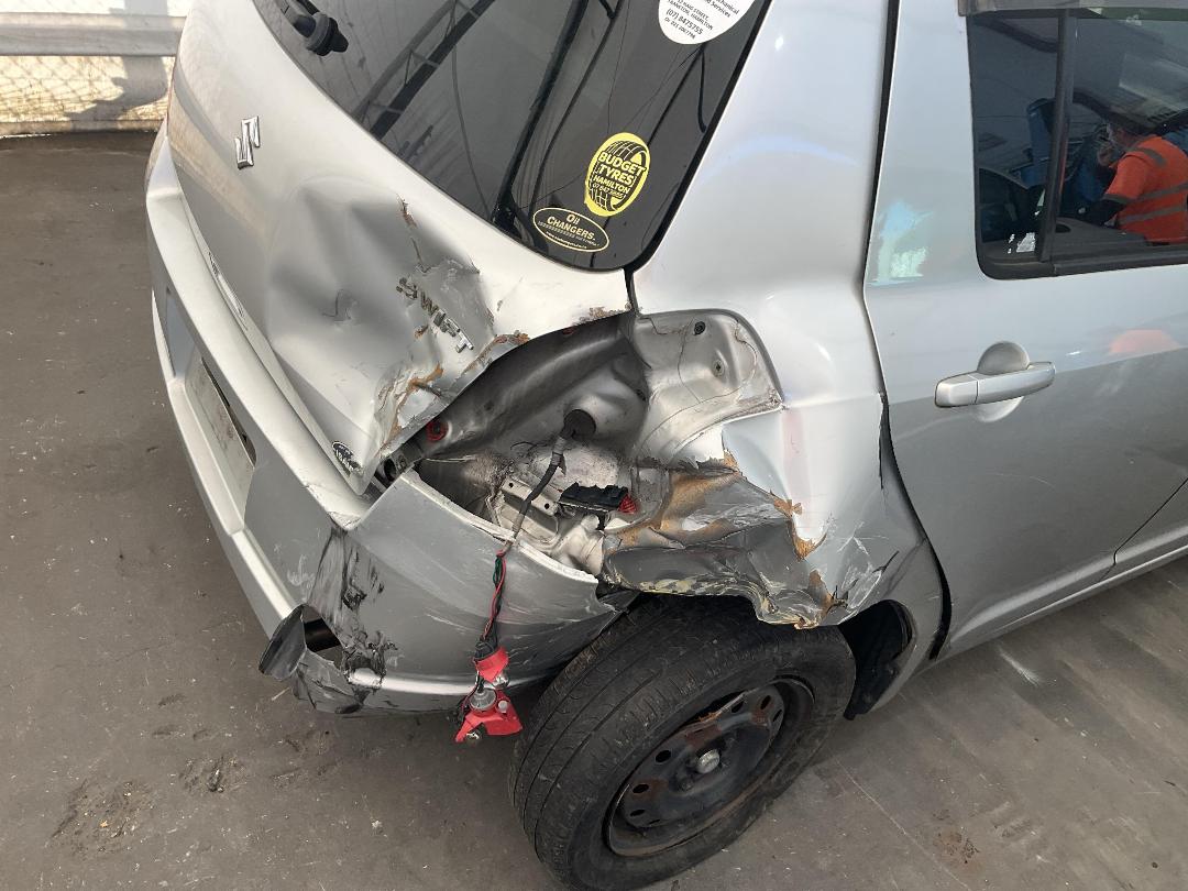 Photo '13' of Suzuki Swift Photo '13' of Suzuki Swift