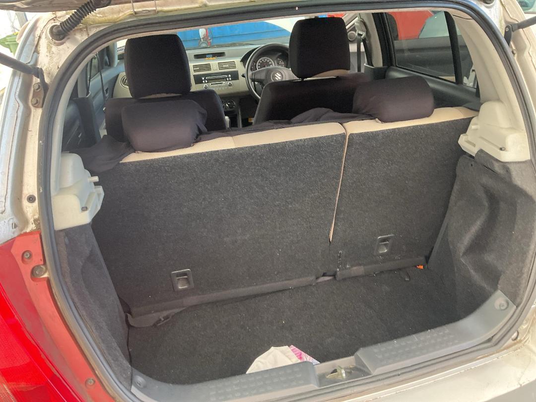 Photo '23' of Suzuki Swift Photo '23' of Suzuki Swift