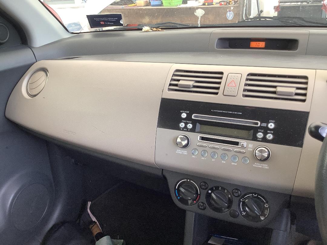 Photo '16' of Suzuki Swift