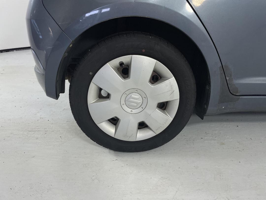 Photo '10' of Suzuki Swift