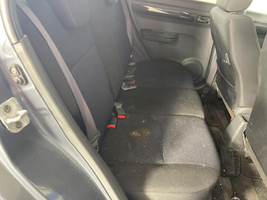 Photo '18' of Suzuki Swift