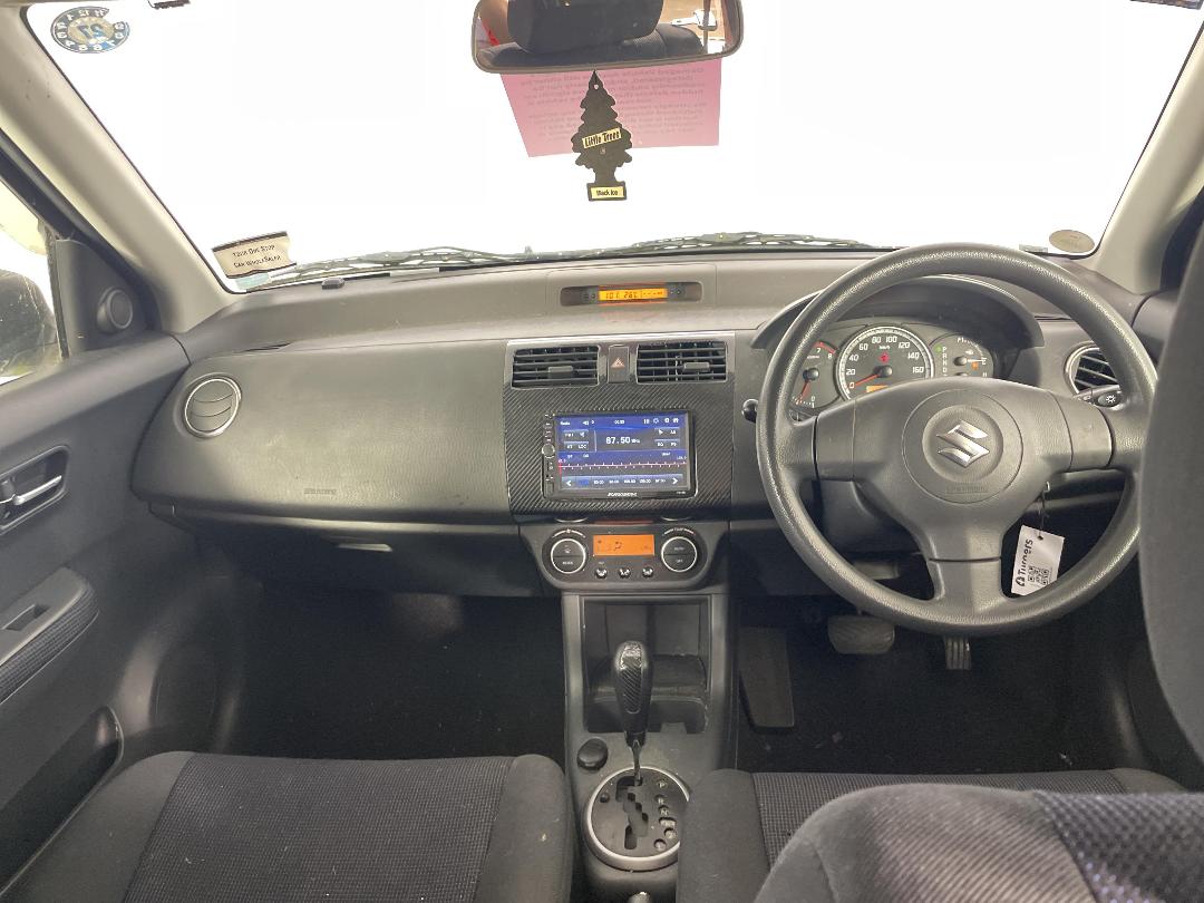 Photo '15' of Suzuki Swift