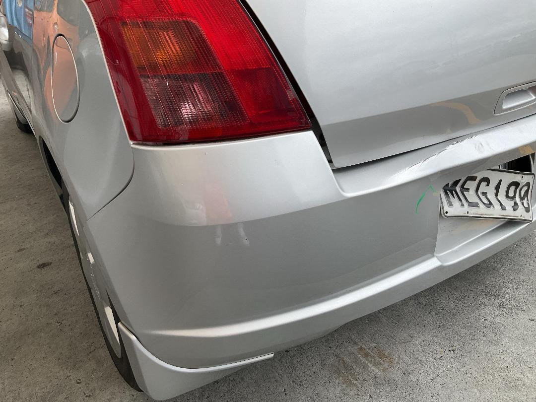 Photo '24' of Suzuki Swift