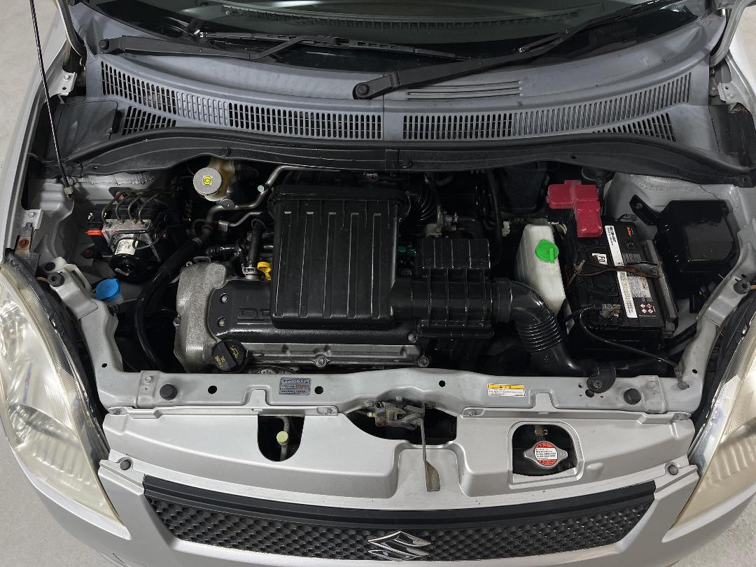 Photo '13' of Suzuki Swift