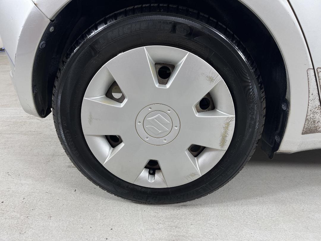 Photo '12' of Suzuki Swift