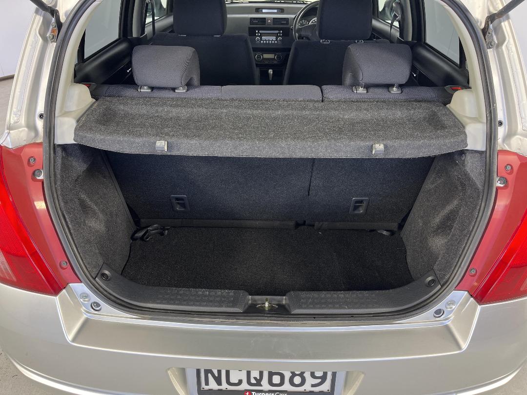 Photo '14' of Suzuki Swift