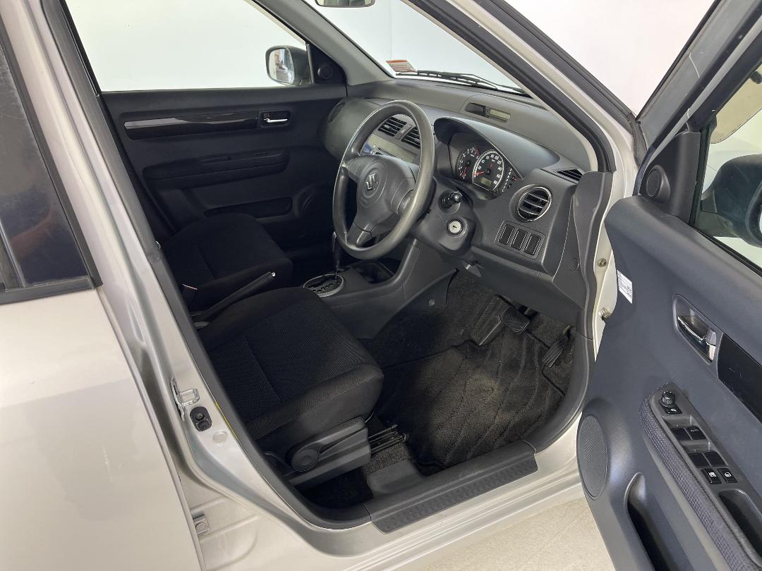 Photo '16' of Suzuki Swift