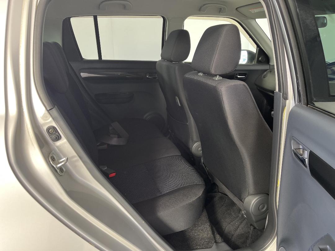 Photo '20' of Suzuki Swift