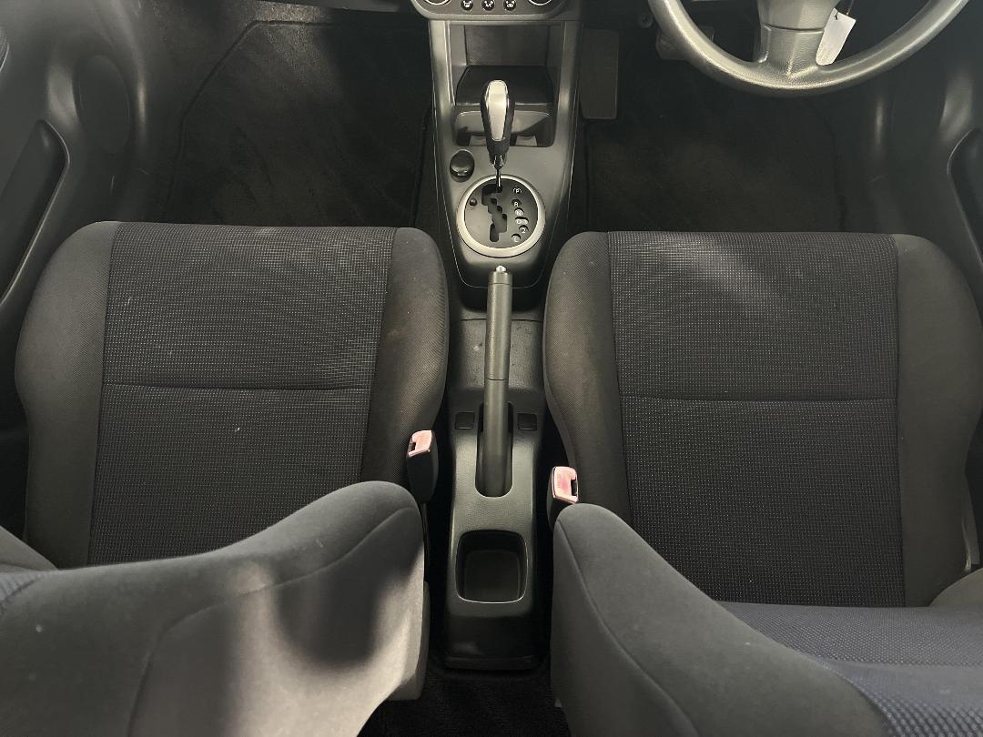 Photo '18' of Suzuki Swift