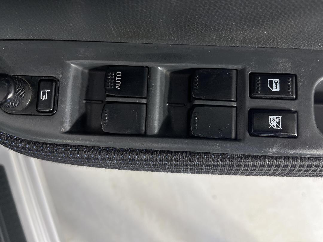 Photo '24' of Suzuki Swift