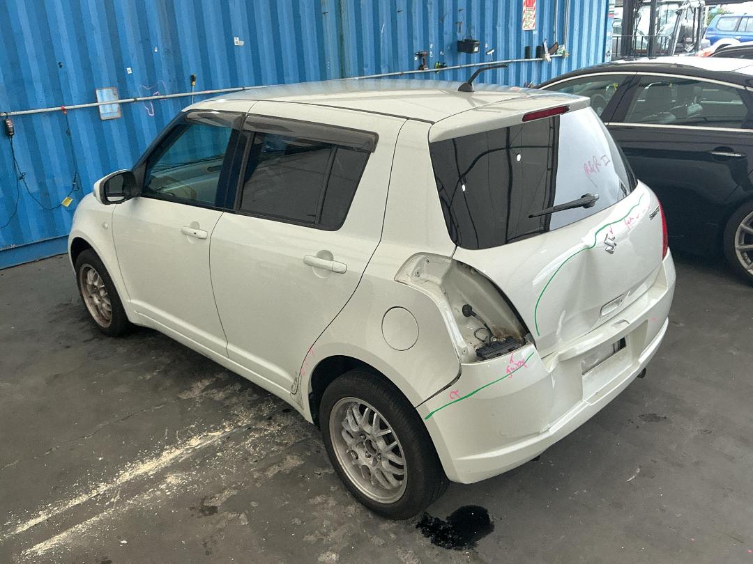 Photo '7' of Suzuki Swift