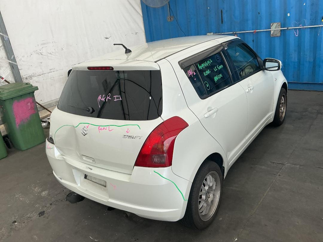 Photo '10' of Suzuki Swift