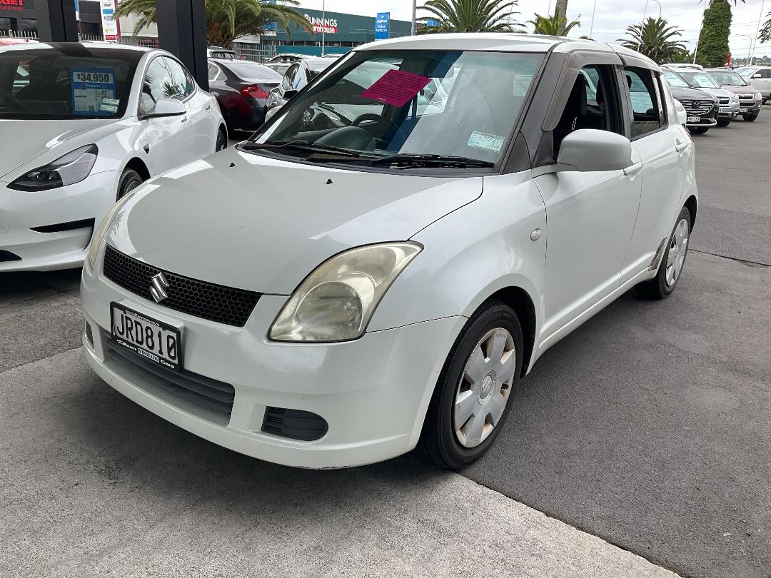 Photo '4' of Suzuki Swift Photo '4' of Suzuki Swift