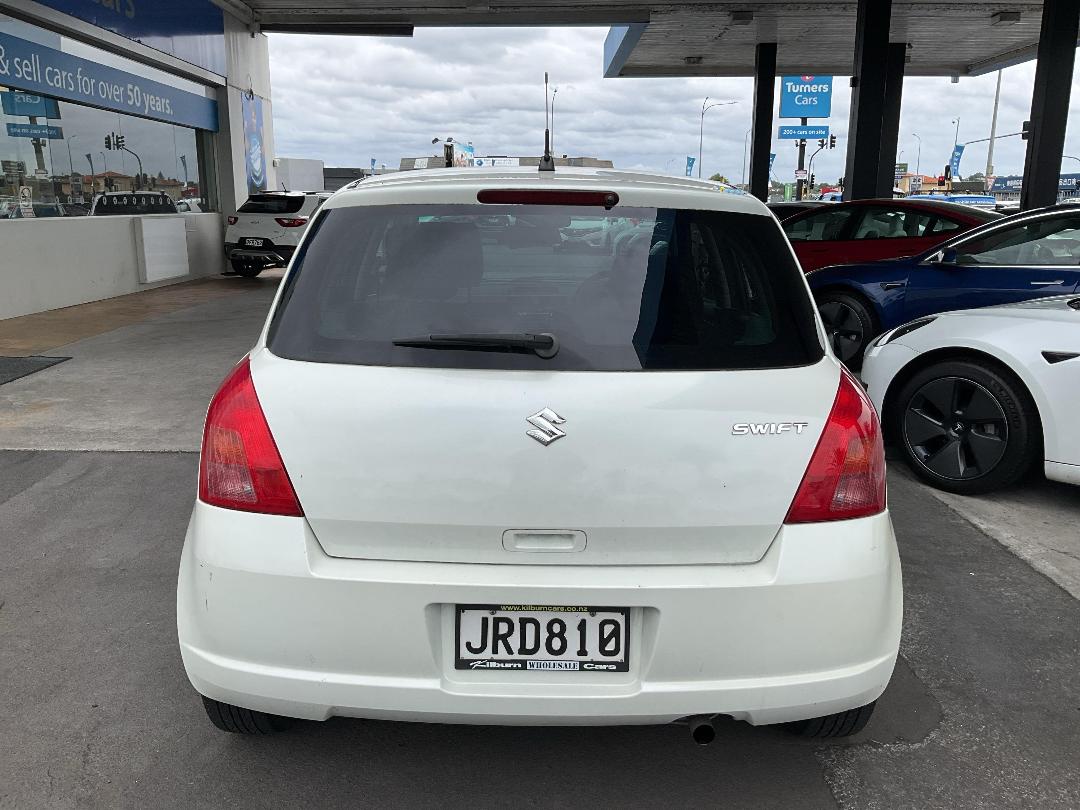 Photo '9' of Suzuki Swift Photo '9' of Suzuki Swift