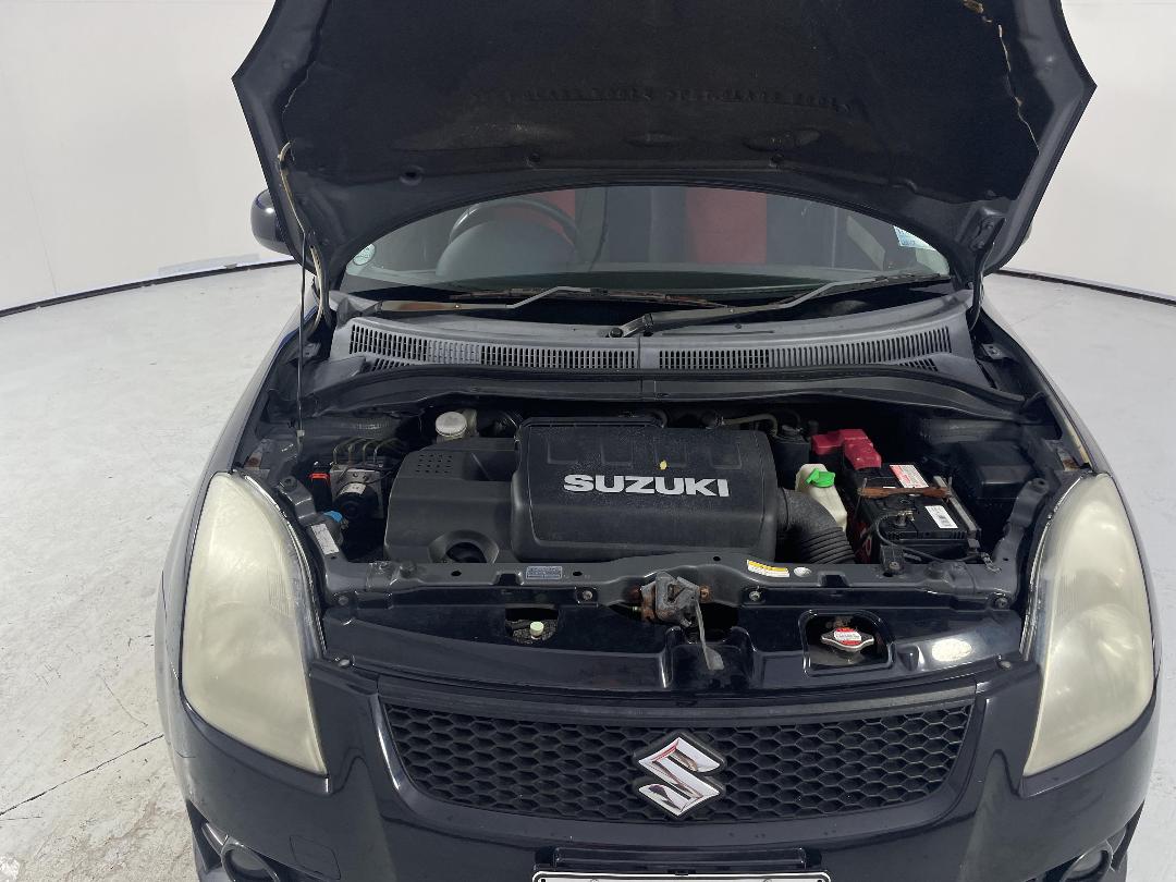 Photo '11' of Suzuki Swift