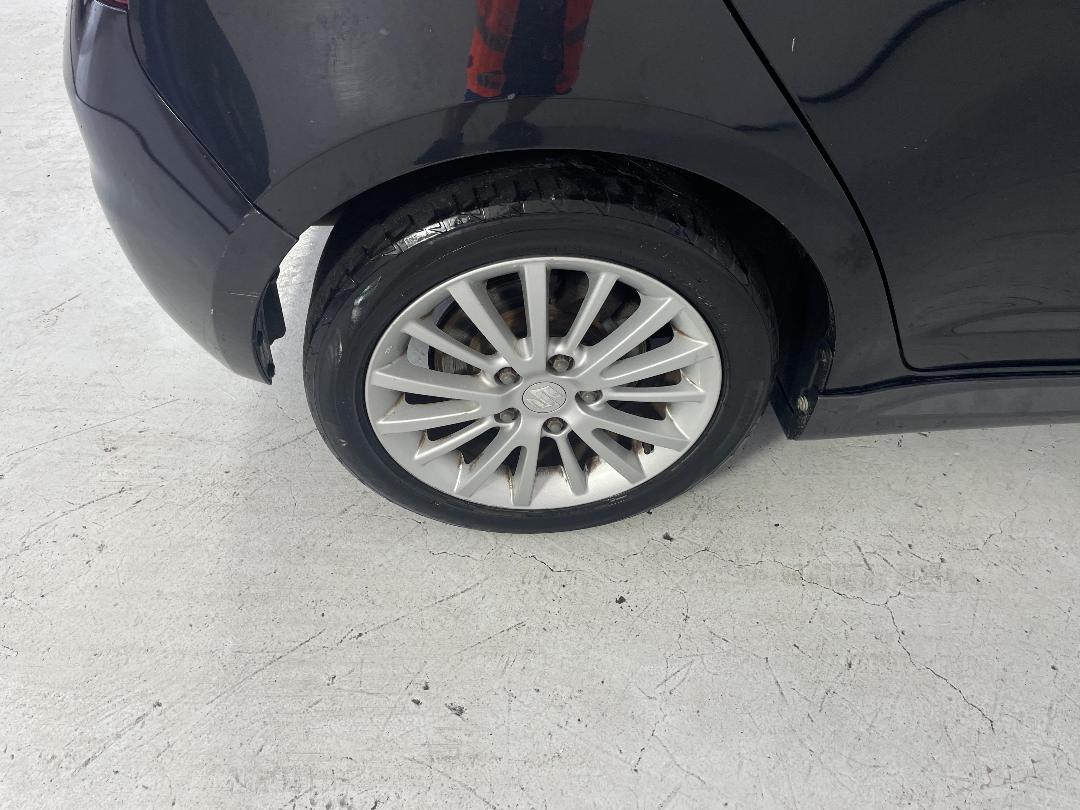 Photo '10' of Suzuki Swift