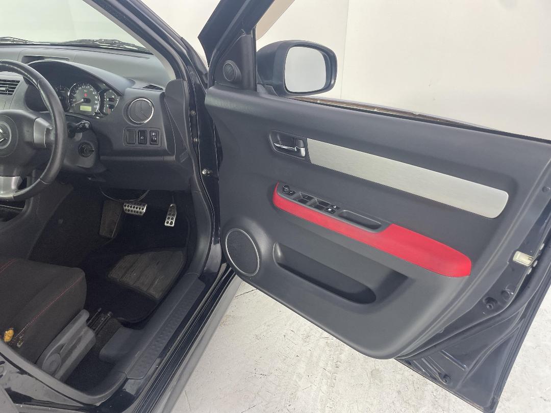 Photo '13' of Suzuki Swift