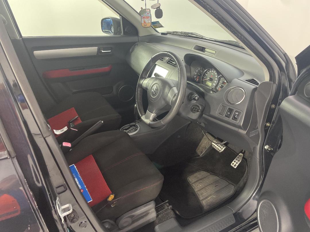 Photo '14' of Suzuki Swift